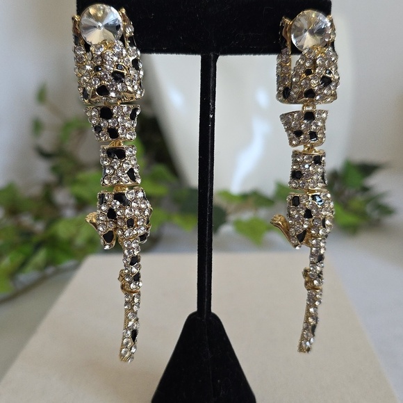 Gold Articulated Leopard Glam Earrings - Picture 7 of 10